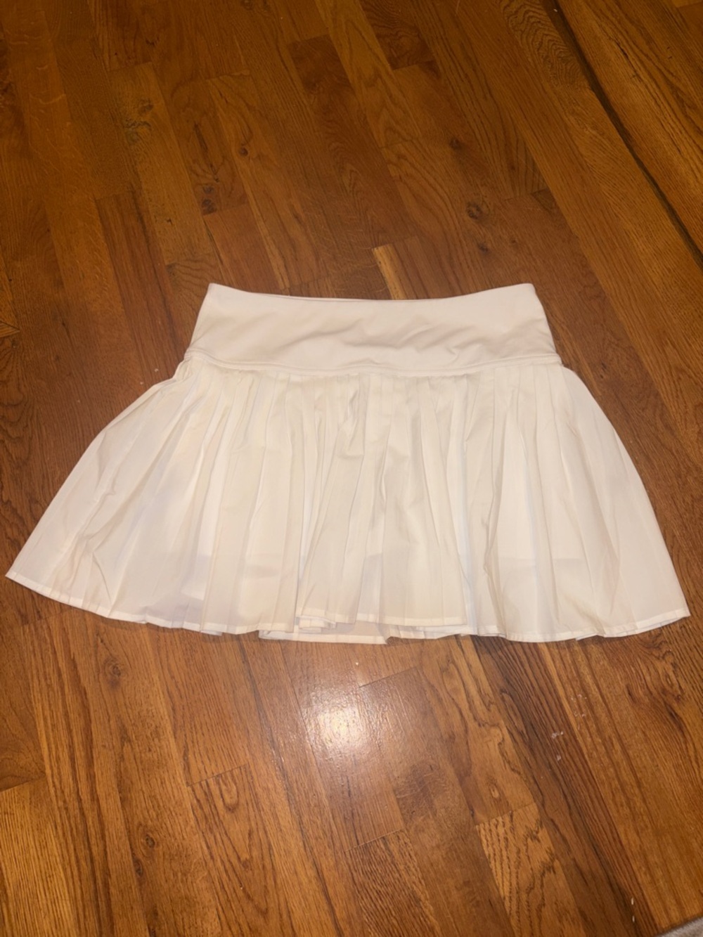 Fabletics White Pleated Women’s Skirt